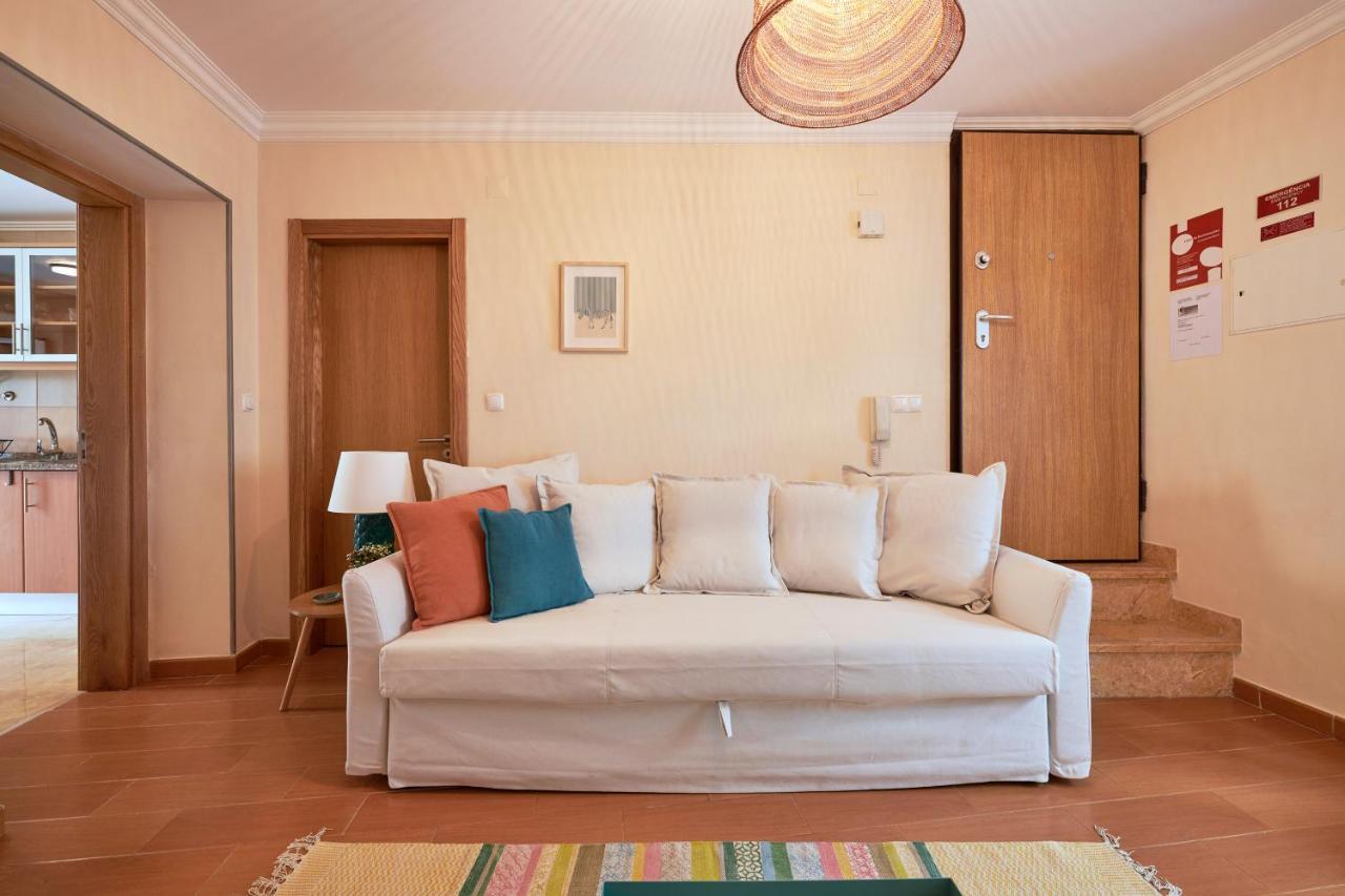 Spacious And Renovated Apartment With Amazing Patio, By Timecooler Lizbona Zewnętrze zdjęcie