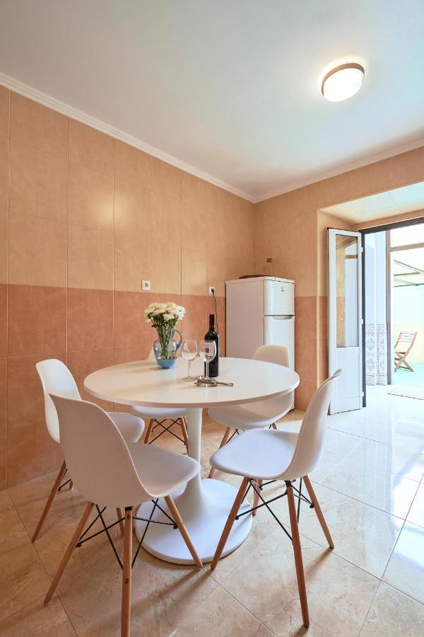Spacious And Renovated Apartment With Amazing Patio, By Timecooler Lizbona Zewnętrze zdjęcie