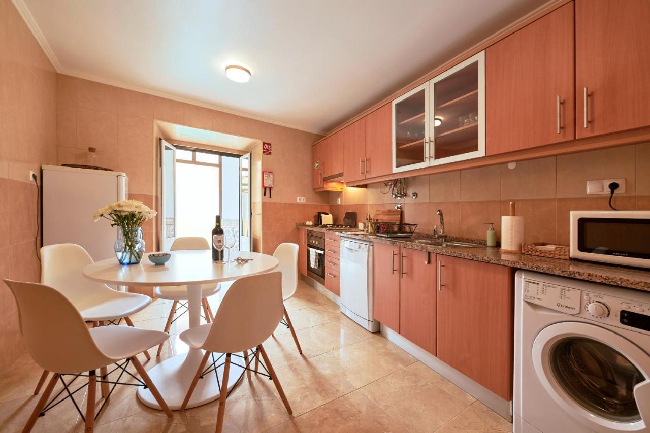 Spacious And Renovated Apartment With Amazing Patio, By Timecooler Lizbona Zewnętrze zdjęcie