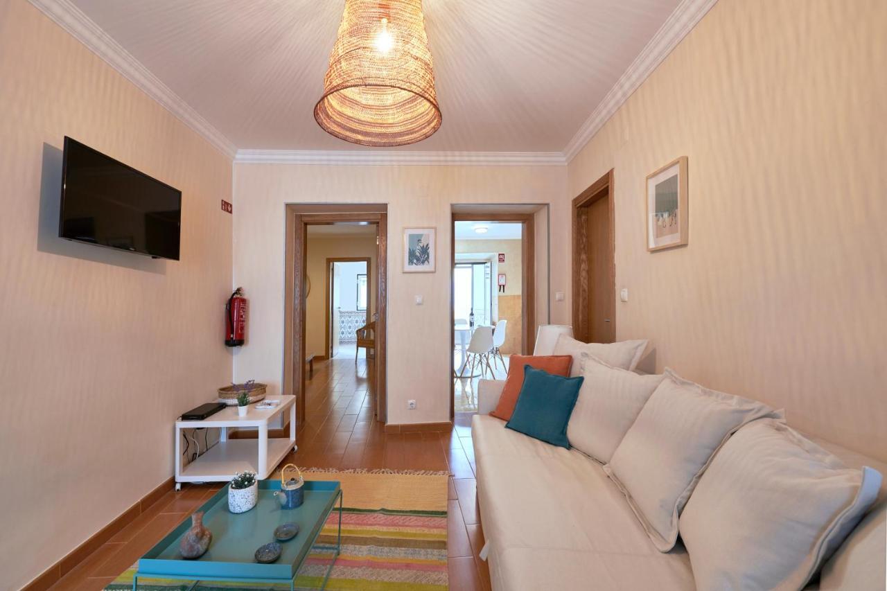 Spacious And Renovated Apartment With Amazing Patio, By Timecooler Lizbona Zewnętrze zdjęcie