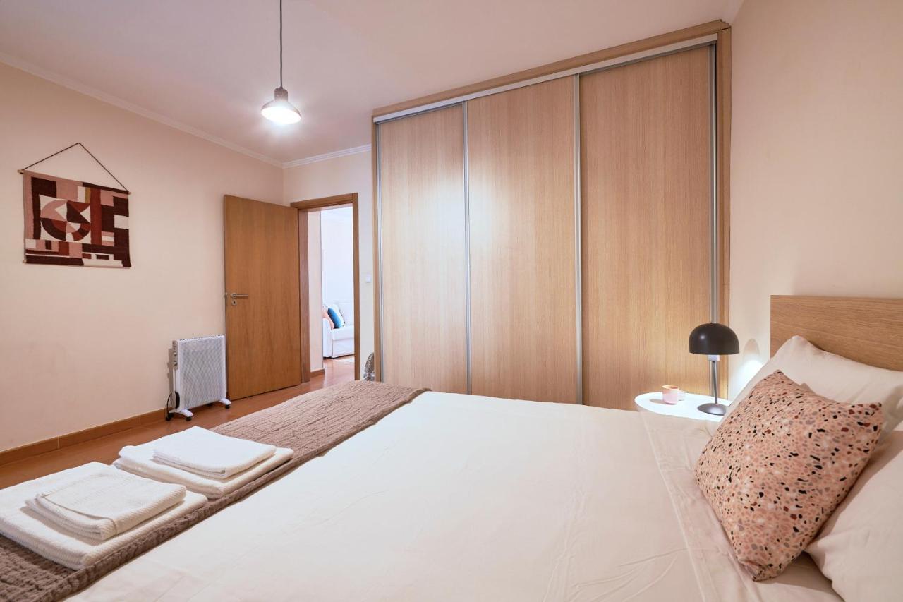 Spacious And Renovated Apartment With Amazing Patio, By Timecooler Lizbona Zewnętrze zdjęcie