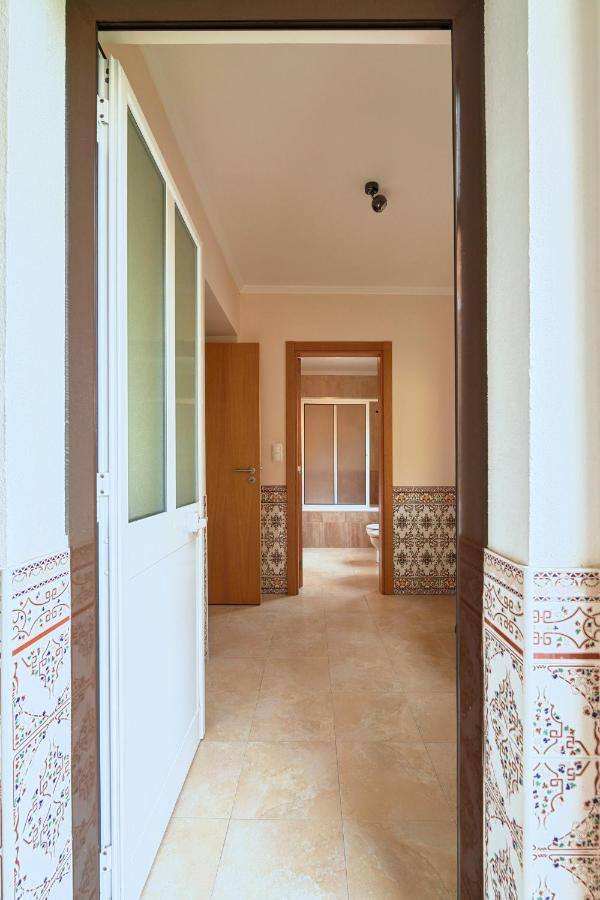 Spacious And Renovated Apartment With Amazing Patio, By Timecooler Lizbona Zewnętrze zdjęcie