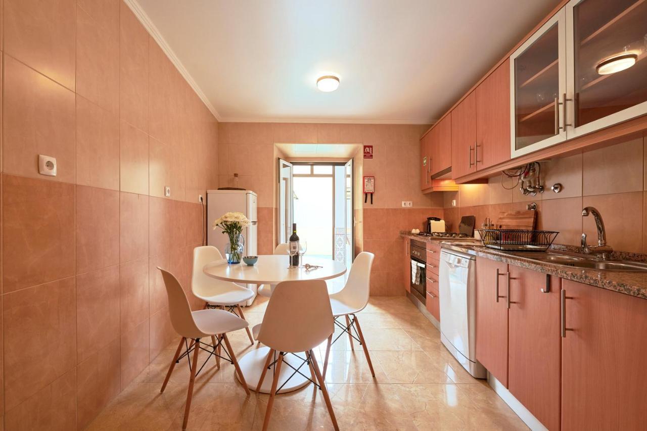 Spacious And Renovated Apartment With Amazing Patio, By Timecooler Lizbona Zewnętrze zdjęcie