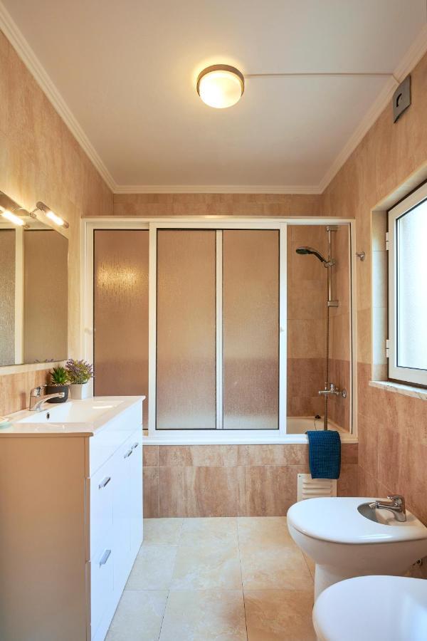 Spacious And Renovated Apartment With Amazing Patio, By Timecooler Lizbona Zewnętrze zdjęcie